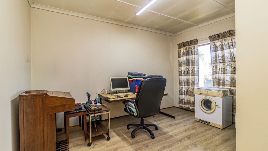 6 Bedroom Property for Sale in Tergniet Western Cape